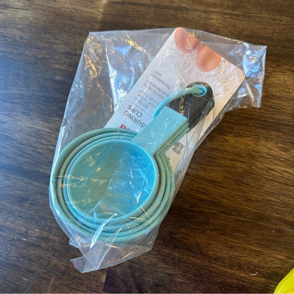 KitchenAid Measuring Cups NWT - Picture 4 of 4